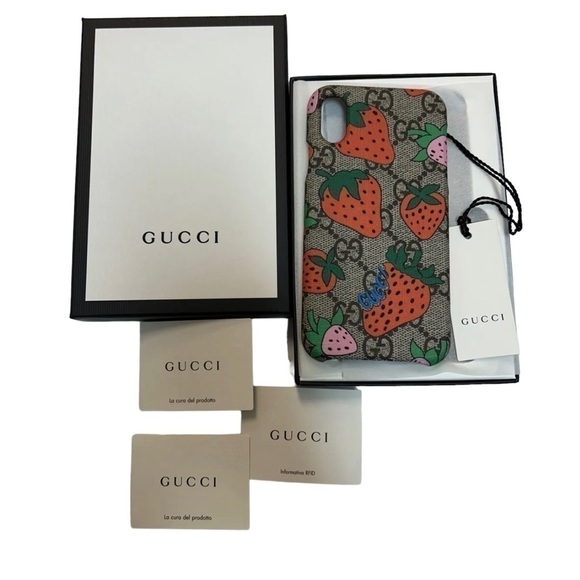 Gucci Authentic GG Limited Edition Strawberry Supreme Iphone X XS Phone Case New - Picture 3 of 5